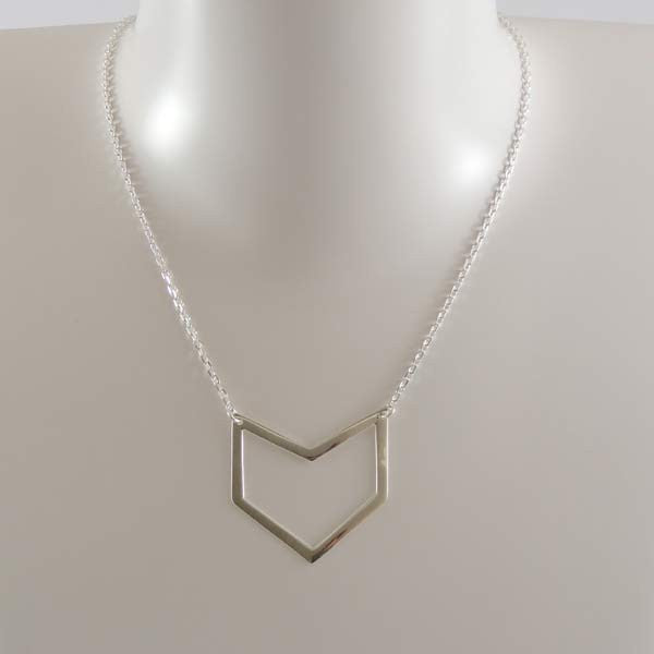 Collier chaine argent motif M V