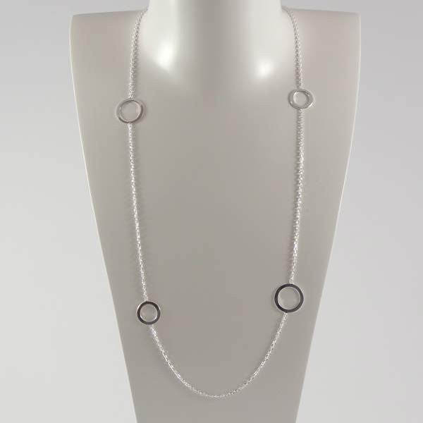 Silver chain necklace with 4 wide rings