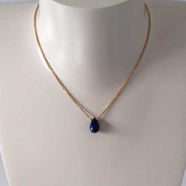 Collier chaine plaqué or goutte lapis lazuli facetée 