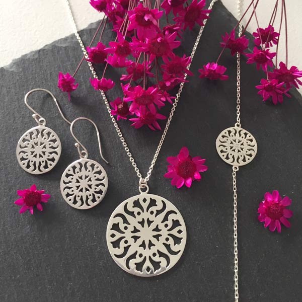 Collier chaine argent motif soleil moyen