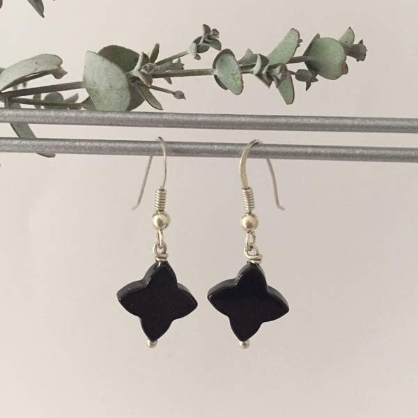 Silver onyx flower earrings