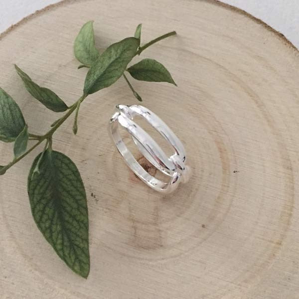 Silver link ring