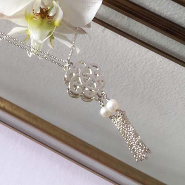 Medium baroque knot silver chain necklace with white pearl pompom