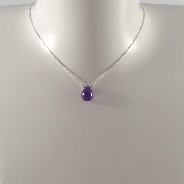 Silver chain necklace with faceted amethyst drop