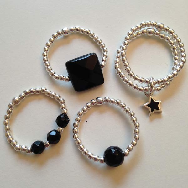 Mini silver pearl ring 3 small onyx