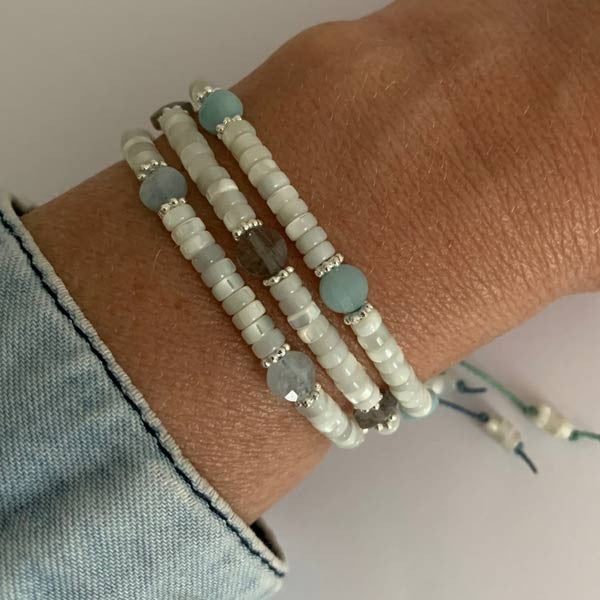 Heishi bracelet with white mother-of-pearl labradorite and pearls 