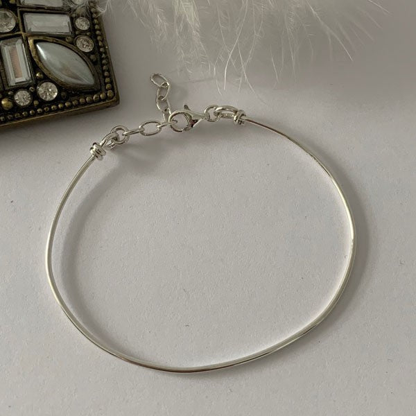 Fine silver bangle bracelet with clasp