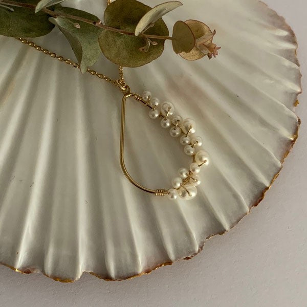 Gold plated chain necklace with white freshwater pearl drops 