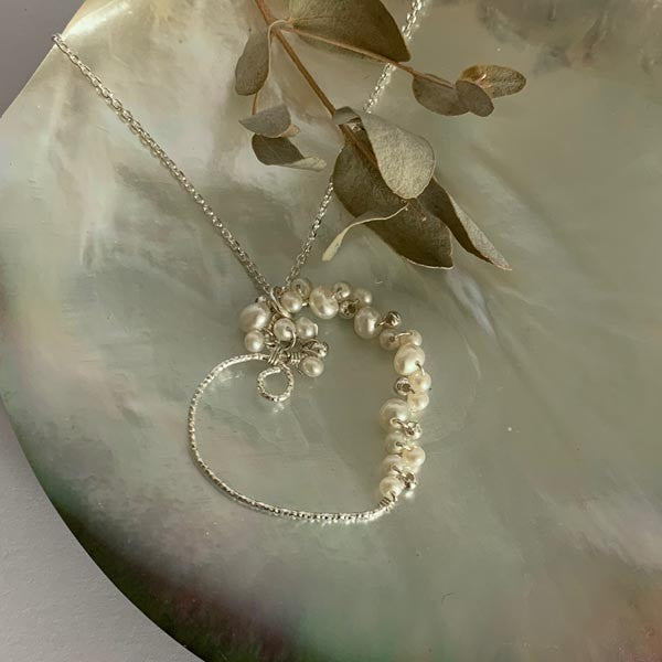 Silver chain necklace with heart and white freshwater pearls 