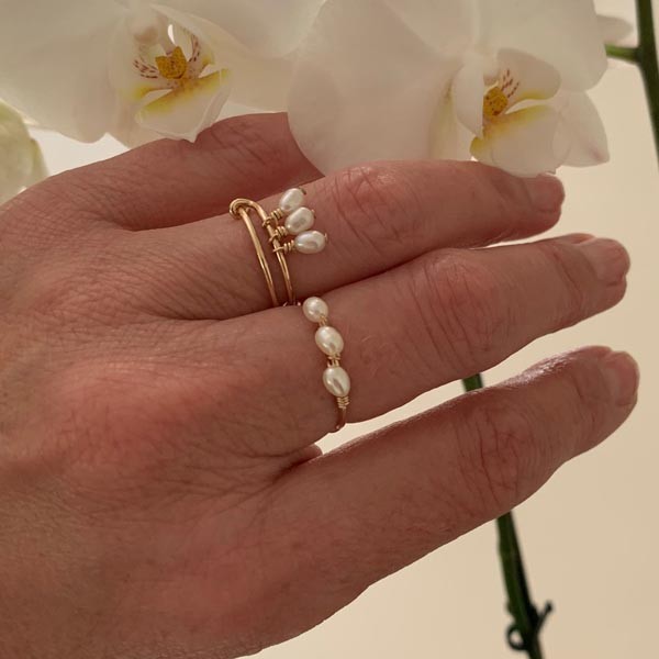 Fine gold filled ring with 3 oval white pearls