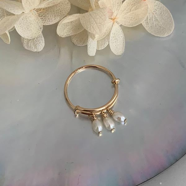 Fine gold filled ring with 3 oval white pearls 1