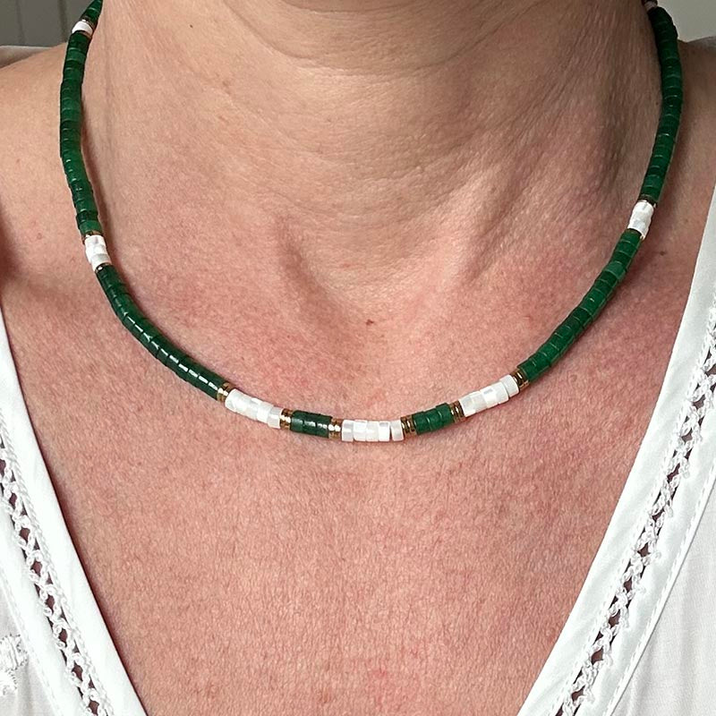 Collier Heishi agate verte et nacre blanche