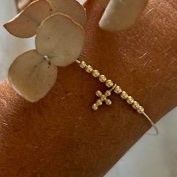 Fine gold filled bangle bracelet with 9 pearls